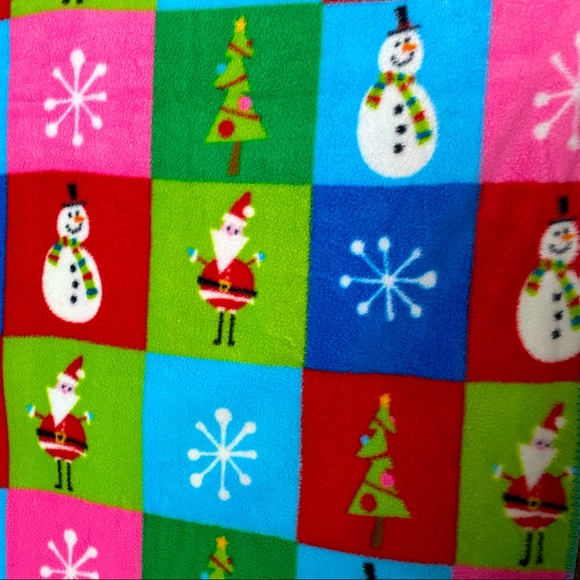 fleece scarf and matching throw. - Picture 2 of 3